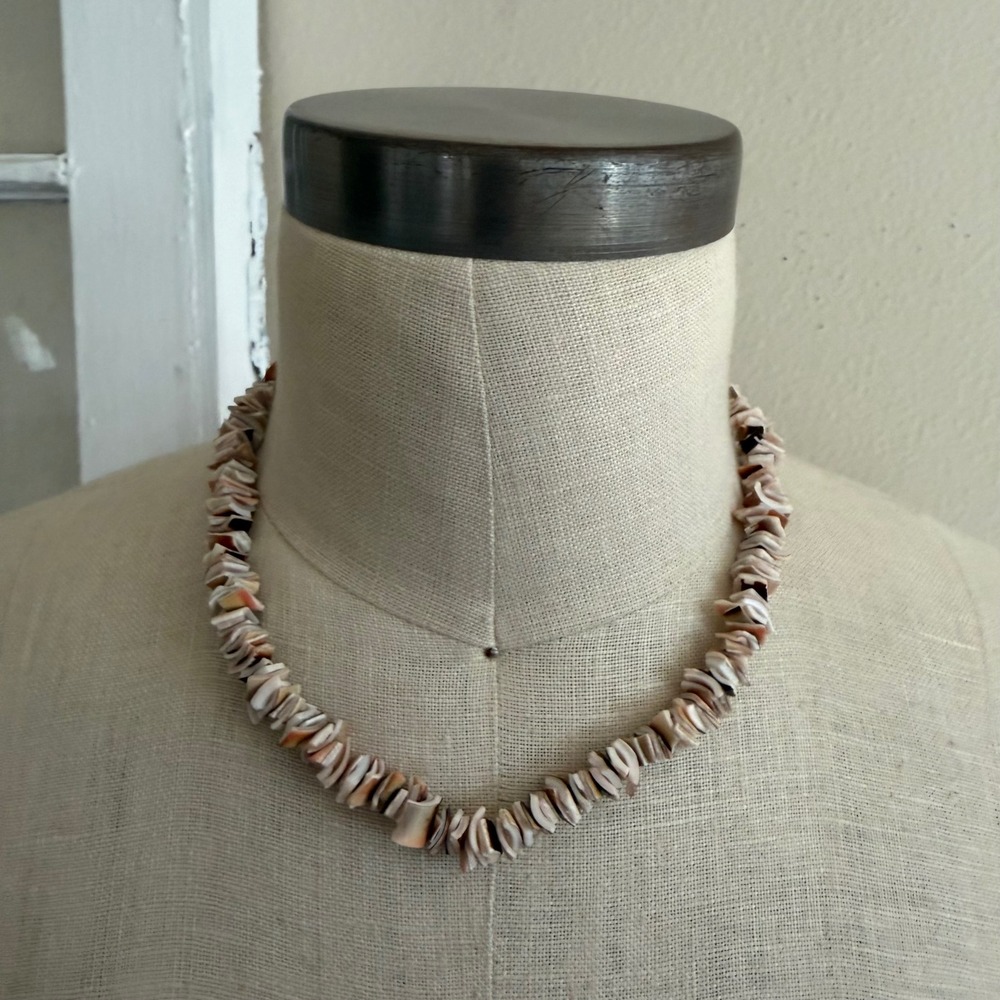 Hawaiian Shell Puka Shell Necklace Tan White Pink Coastal Women's Beach‎